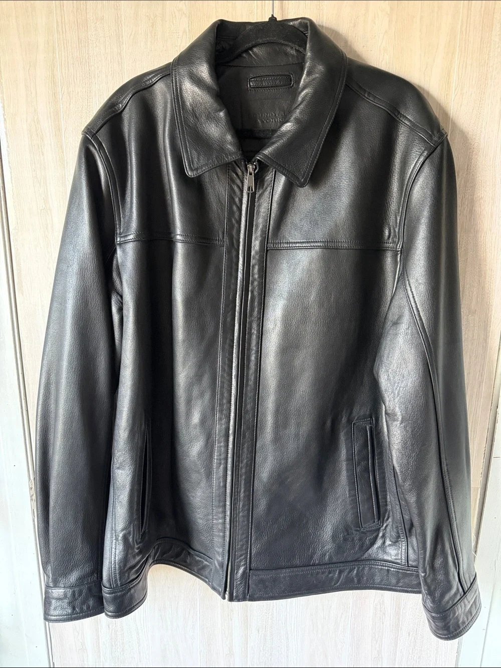 Roundtree & Yorke Black Leather Bomber Jacket
